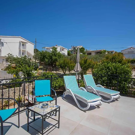 Boutique Sveti Petar, On The Beach, Heated Pool & Boat Berth - Adult Only Couette-café