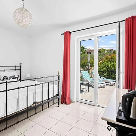 Couette-café Boutique Sveti Petar, On The Beach, Heated Pool & Boat Berth - Adult Only 3*