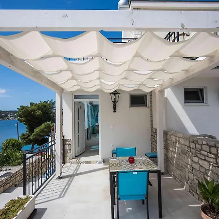 Boutique Sveti Petar, On The Beach, Heated Pool & Boat Berth - Adult Only Couette-café 3*
