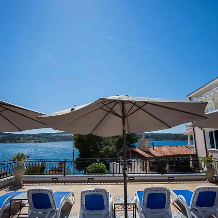 Couette-café Boutique Sveti Petar, On The Beach, Heated Pool & Boat Berth - Adult Only