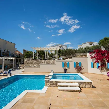 Boutique Sveti Petar, On The Beach, Heated Pool & Boat Berth - Adult Only Nečujam