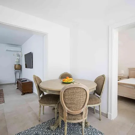 Boutique Sveti Petar, On The Beach, Heated Pool & Boat Berth - Adult Only Couette-café 3*