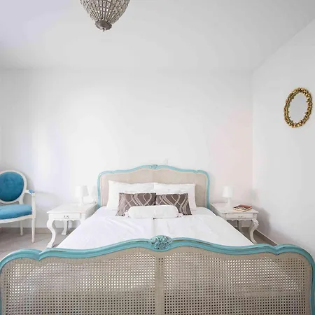 Boutique Sveti Petar, On The Beach, Heated Pool & Boat Berth - Adult Only Couette-café