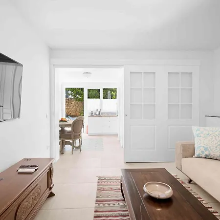 Couette-café Boutique Sveti Petar, On The Beach, Heated Pool & Boat Berth - Adult Only