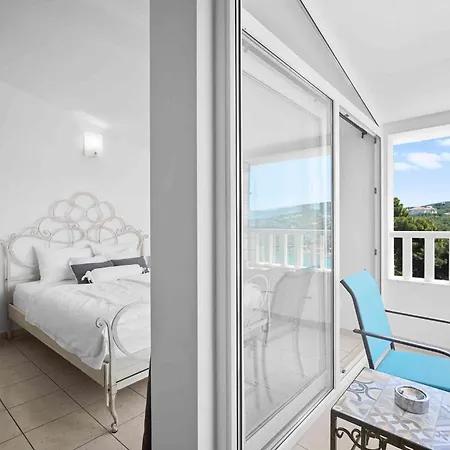 Boutique Sveti Petar, On The Beach, Heated Pool & Boat Berth - Adult Only Couette-café