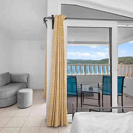 Couette-café Boutique Sveti Petar, On The Beach, Heated Pool & Boat Berth - Adult Only