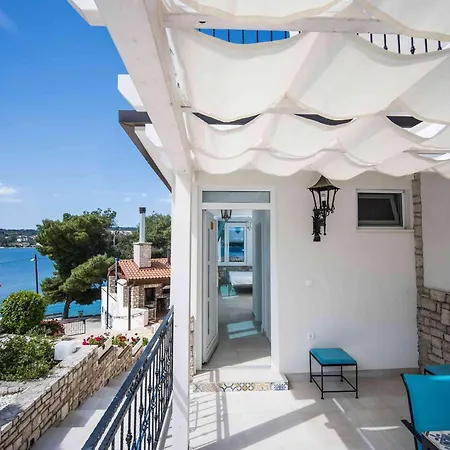 Boutique Sveti Petar, On The Beach, Heated Pool & Boat Berth - Adult Only Couette-café 3*