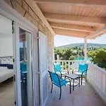 Alojamento de Acomodação e Pequeno-almoço Boutique Sveti Petar, On The Beach, Heated Pool & Boat Berth - Adult Only