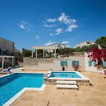Boutique Sveti Petar, On The Beach, Heated Pool & Boat Berth - Adult Only Nečujam
