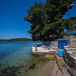 Boutique Sveti Petar, On The Beach, Heated Pool & Boat Berth - Adult Only Alojamento de Acomodação e Pequeno-almoço Nečujam