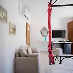 Alojamento de Acomodação e Pequeno-almoço Boutique Sveti Petar, On The Beach, Heated Pool & Boat Berth - Adult Only 4*