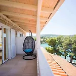 Alojamento de Acomodação e Pequeno-almoço Boutique Sveti Petar, On The Beach, Heated Pool & Boat Berth - Adult Only 4*