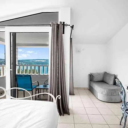 Boutique Sveti Petar, On The Beach, Heated Pool & Boat Berth - Adult Only Nečujam