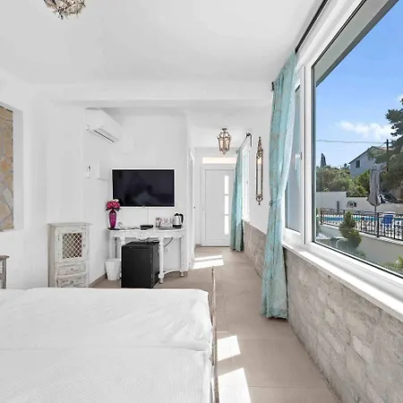 Boutique Sveti Petar, On The Beach, Heated Pool & Boat Berth - Adult Only فندق مبيت وإفطار