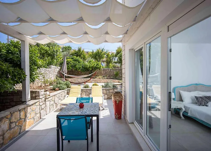 Bed & Breakfast Boutique Sveti Petar, On The Beach, Heated Pool & Boat Berth - Adult Only