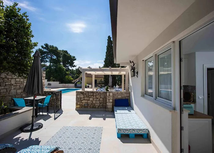 Boutique Sveti Petar, On The Beach, Heated Pool & Boat Berth - Adult Only Bed & Breakfast 4*