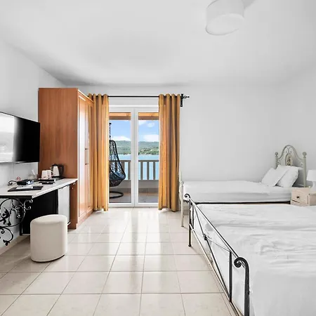Bed and breakfast Boutique Sveti Petar, On The Beach, Heated Pool & Boat Berth - Adult Only